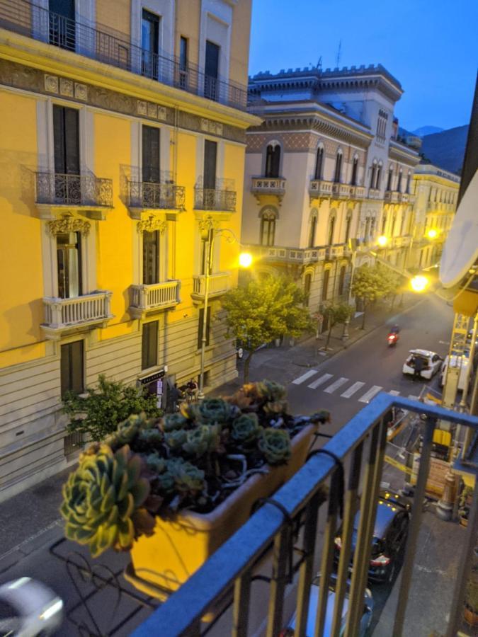 Appartamento Saragone Salerno Exteriör bild