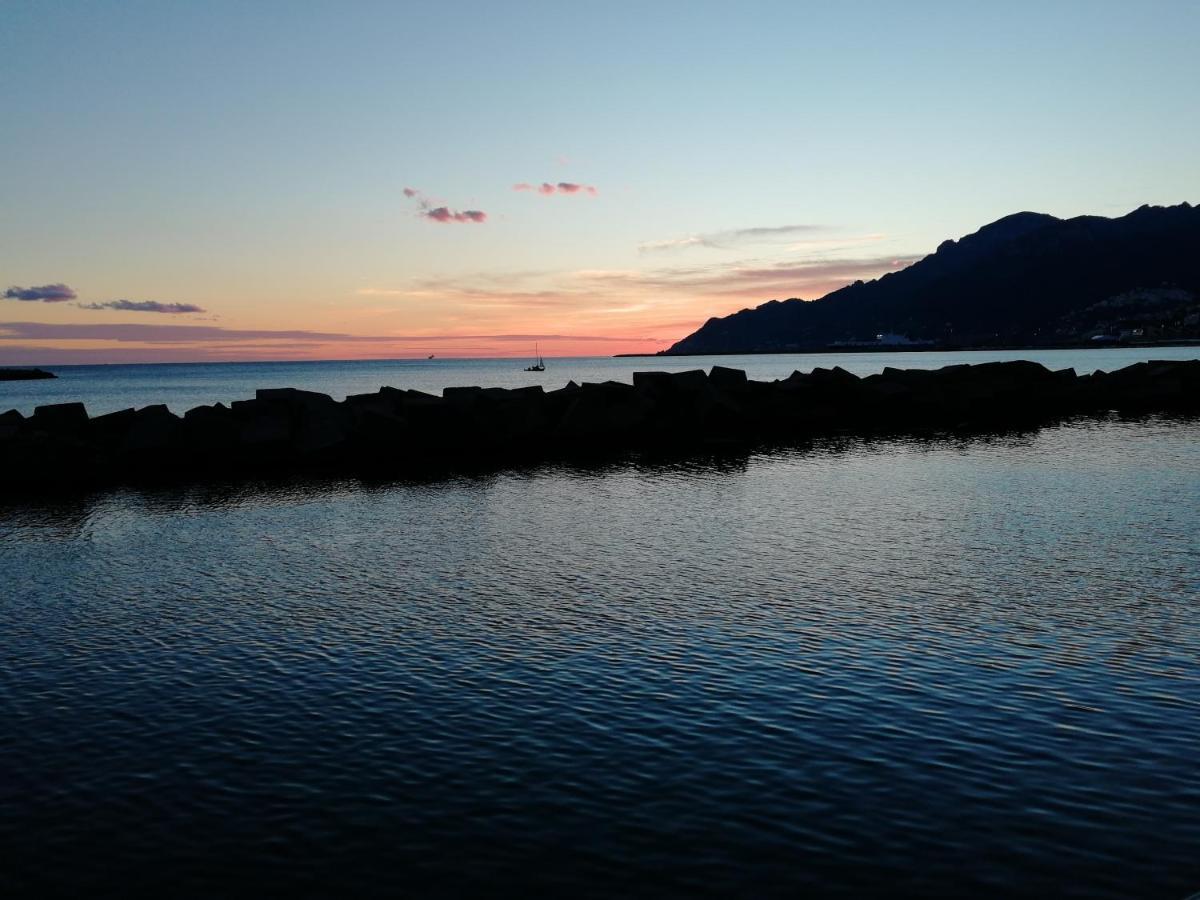 Appartamento Saragone Salerno Exteriör bild